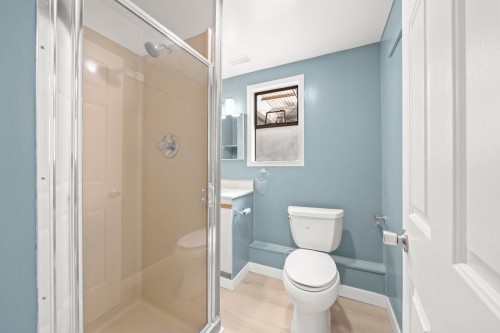 14340 28Th Avenue, Surrey, BC - Indoor Photo Showing Bathroom