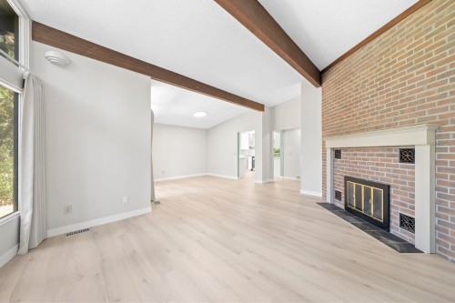 14340 28Th Avenue, Surrey, BC - Indoor With Fireplace