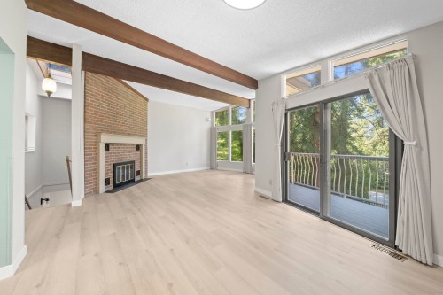14340 28Th Avenue, Surrey, BC - Indoor With Fireplace