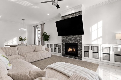 18080 67 Avenue, Surrey, BC - Indoor Photo Showing Living Room With Fireplace