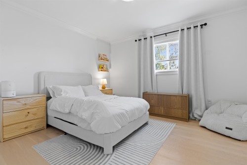 18080 67 Avenue, Surrey, BC - Indoor Photo Showing Bedroom