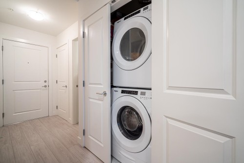 B228-20834 80 Avenue, Langley, BC - Indoor Photo Showing Laundry Room