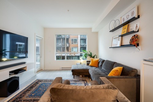 B228-20834 80 Avenue, Langley, BC - Indoor Photo Showing Living Room