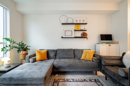 B228-20834 80 Avenue, Langley, BC - Indoor Photo Showing Living Room