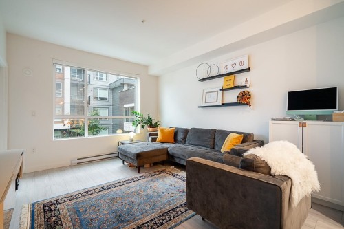 B228-20834 80 Avenue, Langley, BC - Indoor Photo Showing Living Room