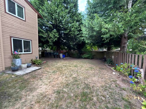 15402 96A Avenue, Surrey, BC - Outdoor