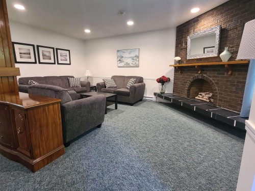 111-1521 Blackwood Street, White Rock, BC - Indoor With Fireplace