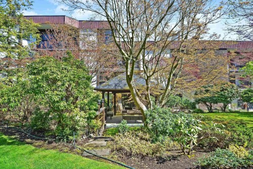 111-1521 Blackwood Street, White Rock, BC - Outdoor