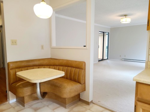 111-1521 Blackwood Street, White Rock, BC - Indoor Photo Showing Other Room