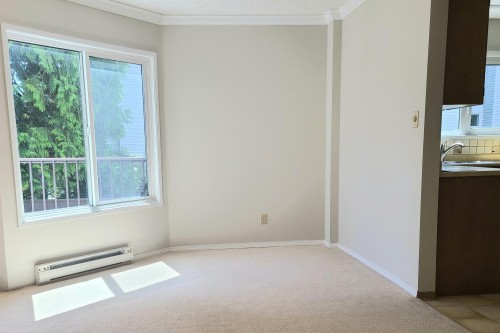 111-1521 Blackwood Street, White Rock, BC - Indoor Photo Showing Other Room