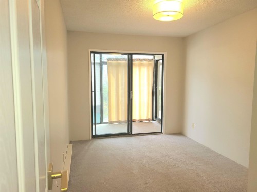 111-1521 Blackwood Street, White Rock, BC - Indoor Photo Showing Other Room