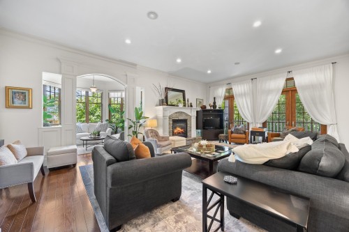 16211 29 Avenue, Surrey, BC - Indoor Photo Showing Living Room With Fireplace