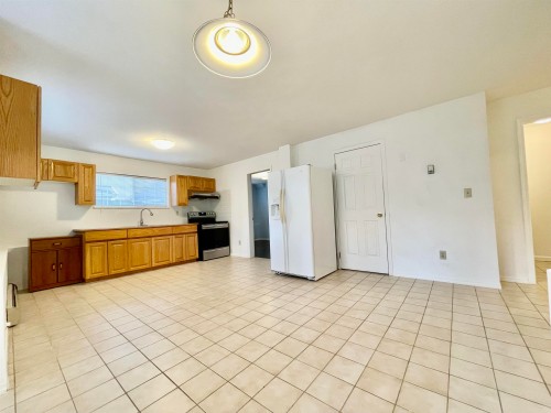 Lower Level-1073X Walnut Close, Surrey, BC - Indoor Photo Showing Kitchen