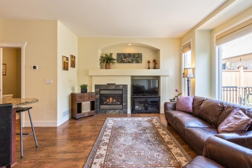 6880 190Th Street, Surrey, BC - Indoor Photo Showing Living Room With Fireplace