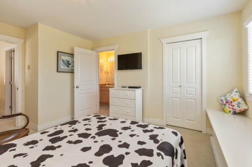 6880 190Th Street, Surrey, BC - Indoor Photo Showing Bedroom