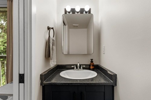 4-33293 Bourquin Crescent E, Abbotsford, BC - Indoor Photo Showing Bathroom