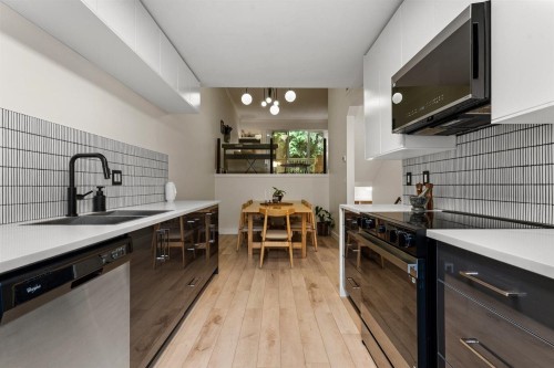 4-33293 Bourquin Crescent E, Abbotsford, BC - Indoor Photo Showing Kitchen