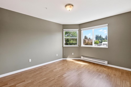 212-32044 Old Yale Road, Abbotsford, BC - Indoor Photo Showing Other Room