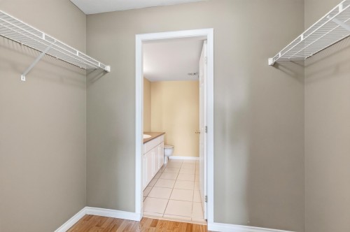 212-32044 Old Yale Road, Abbotsford, BC - Indoor With Storage