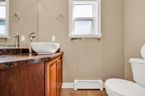 16773 63 Avenue, Surrey, BC - Indoor Photo Showing Bathroom
