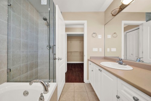 16773 63 Avenue, Surrey, BC - Indoor Photo Showing Bathroom