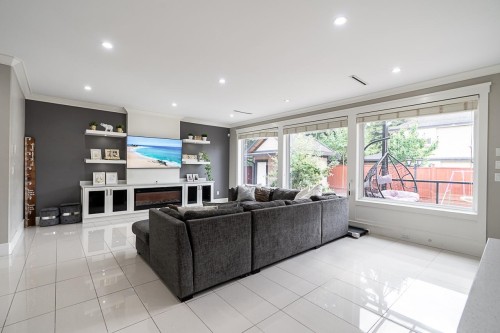 8295 110 Street, Delta, BC - Indoor Photo Showing Other Room