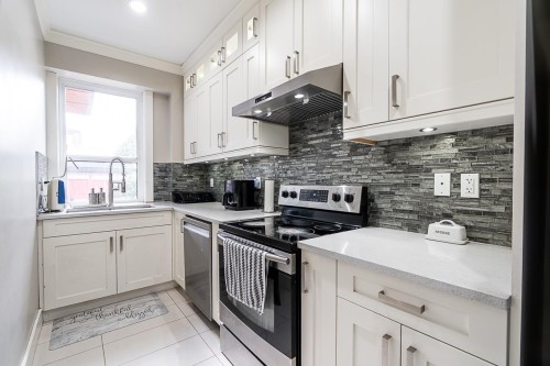 8295 110 Street, Delta, BC - Indoor Photo Showing Kitchen With Upgraded Kitchen