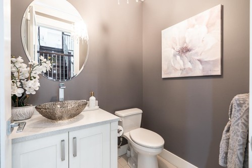 8295 110 Street, Delta, BC - Indoor Photo Showing Bathroom