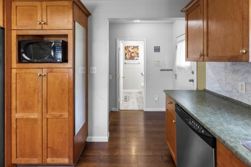 32622 Egglestone Avenue, Mission, BC - Indoor Photo Showing Kitchen