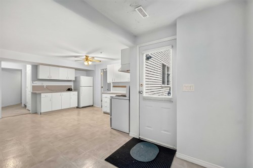 17839 68Th Avenue, Surrey, BC - Indoor Photo Showing Kitchen