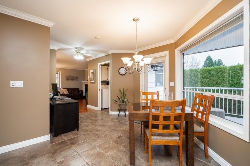34866 Everson Place, Abbotsford, BC - Indoor Photo Showing Dining Room