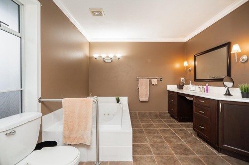 34866 Everson Place, Abbotsford, BC - Indoor Photo Showing Bathroom
