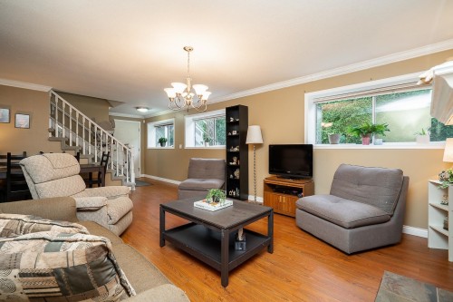 34866 Everson Place, Abbotsford, BC - Indoor Photo Showing Living Room