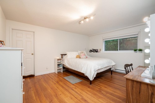 34866 Everson Place, Abbotsford, BC - Indoor Photo Showing Bedroom