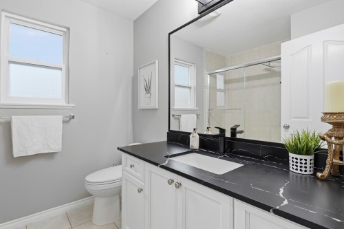33497 11 Avenue, Mission, BC - Indoor Photo Showing Bathroom