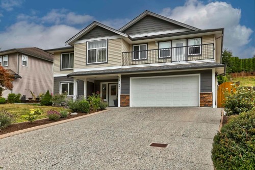 33497 11 Avenue, Mission, BC - Outdoor With Facade
