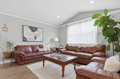 33497 11 Avenue, Mission, BC - Indoor Photo Showing Living Room