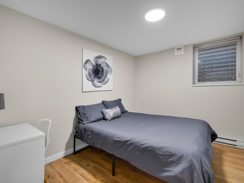 20261 41 Avenue, Langley, BC - Indoor Photo Showing Bedroom