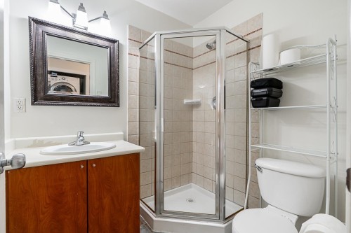 62-6450 199 Street, Langley, BC - Indoor Photo Showing Bathroom