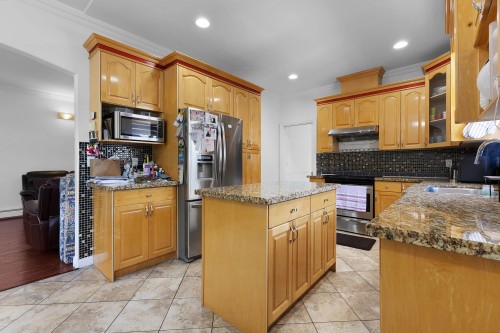 9928 116 Street, Surrey, BC - Indoor Photo Showing Kitchen