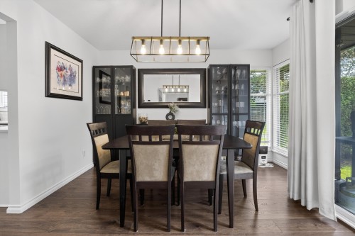 109-16080 82 Avenue, Surrey, BC - Indoor Photo Showing Dining Room