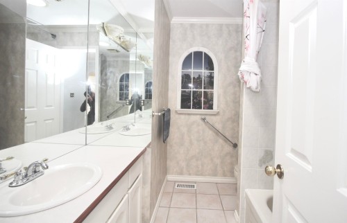 32-3055 Trafalgar Street, Abbotsford, BC - Indoor Photo Showing Bathroom