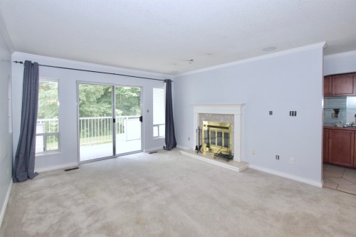 32-3055 Trafalgar Street, Abbotsford, BC - Indoor Photo Showing Other Room With Fireplace