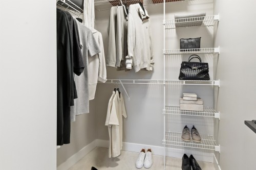 2859 Jersey Place, Abbotsford, BC - Indoor With Storage