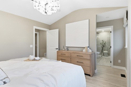2855 Jersey Place, Abbotsford, BC - Indoor Photo Showing Bedroom