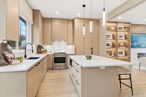 2855 Jersey Place, Abbotsford, BC - Indoor Photo Showing Kitchen With Upgraded Kitchen