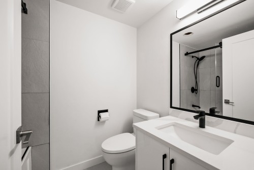 306-1526 George Street, White Rock, BC - Indoor Photo Showing Bathroom