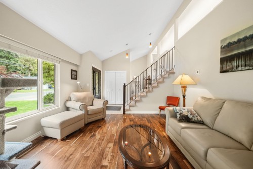 4130 206A Street, Langley, BC - Indoor Photo Showing Living Room