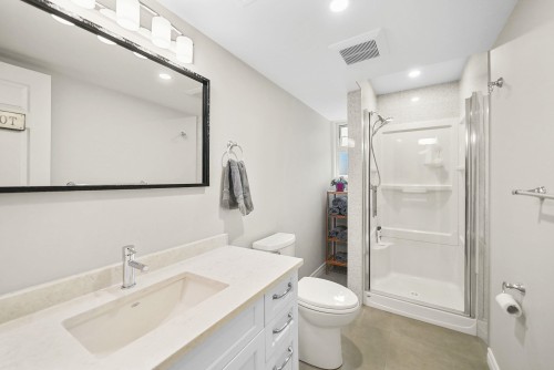 4130 206A Street, Langley, BC - Indoor Photo Showing Bathroom