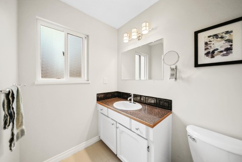 4130 206A Street, Langley, BC - Indoor Photo Showing Bathroom